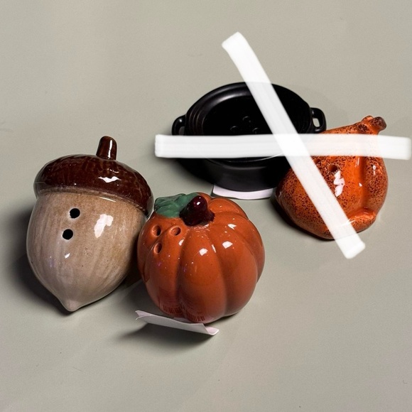 Mini Salt and Pepper Shakers - Picture 2 of 2